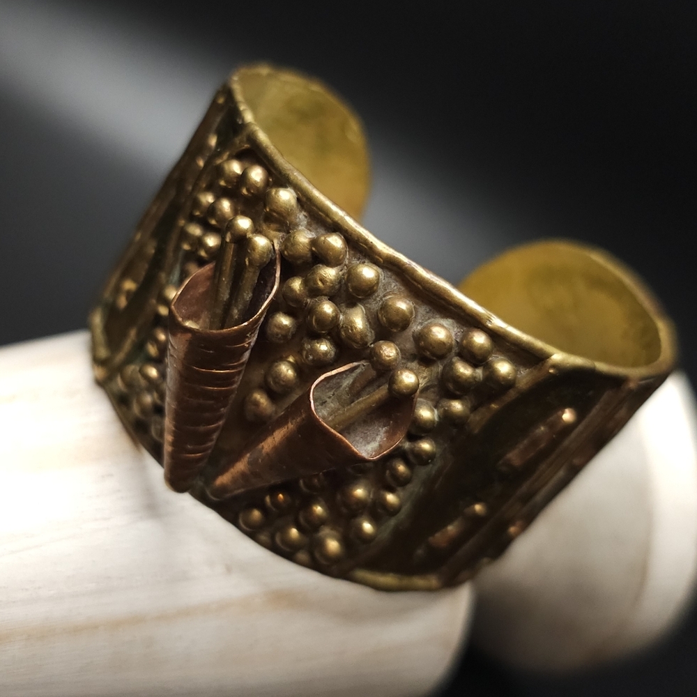 Vintage EXART brutalist brass and copper bracelet. Hecho En Mexico. - Picture 9 of 10
